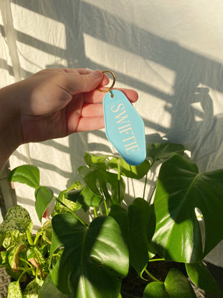 Swiftie (Taylor's Version), Motel Keychain